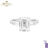 White Gold Emerald Cut & Tapered Cut Diamond Ring - 3.38ct