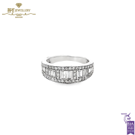 Round Brilliant & Baguette Diamond Ring - 0.70ct