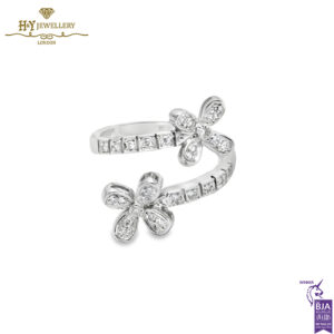 White Gold Brilliant Cut Diamond Flower shape Ring - 0.28ct-0
