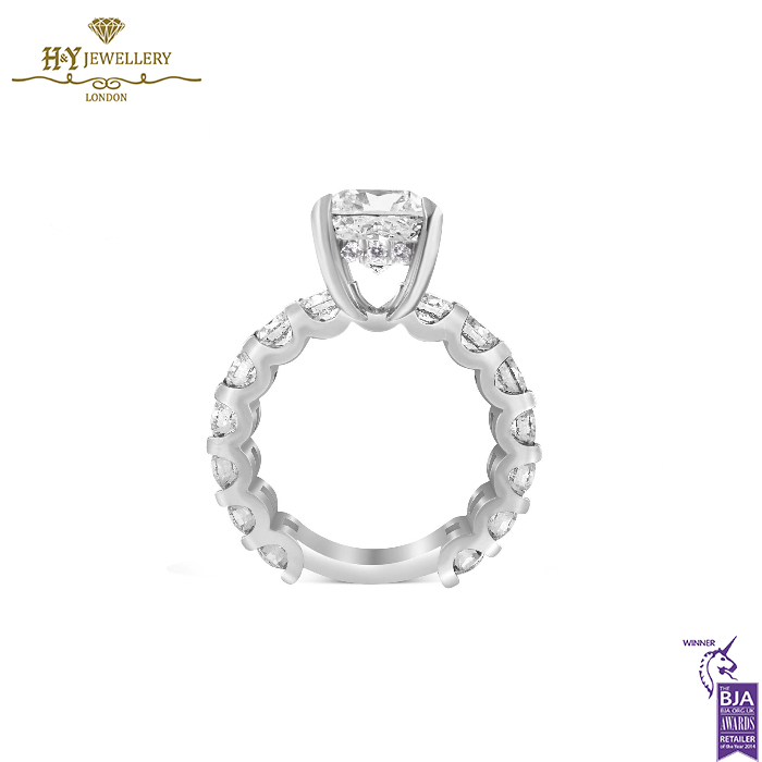 White Gold Cushion Cut & Brilliant Cut Diamond Ring - 5.83ct-13815
