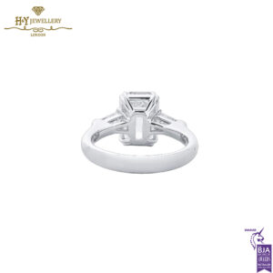 White Gold Emerald & Tapered Cut Diamond Ring - 3.33ct -14035