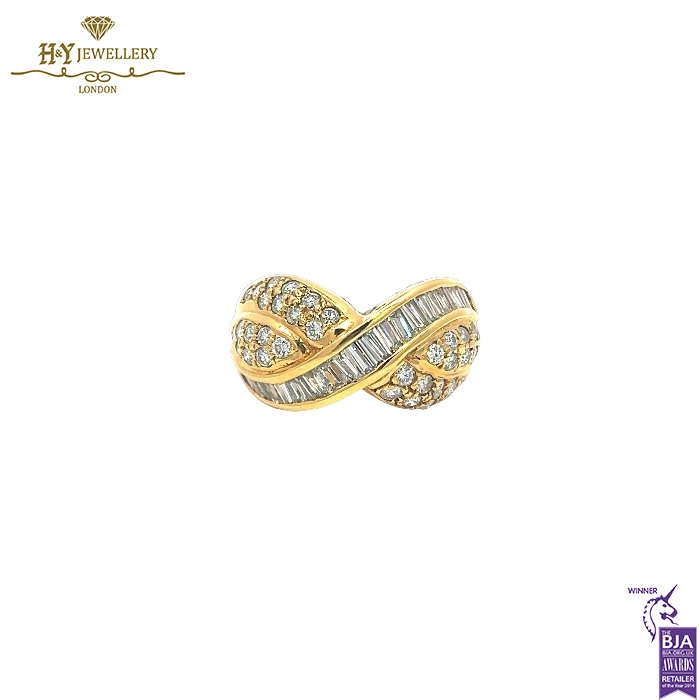Yellow Gold Baguette & Brilliant Cut Diamond Ring - 0.86ct-0