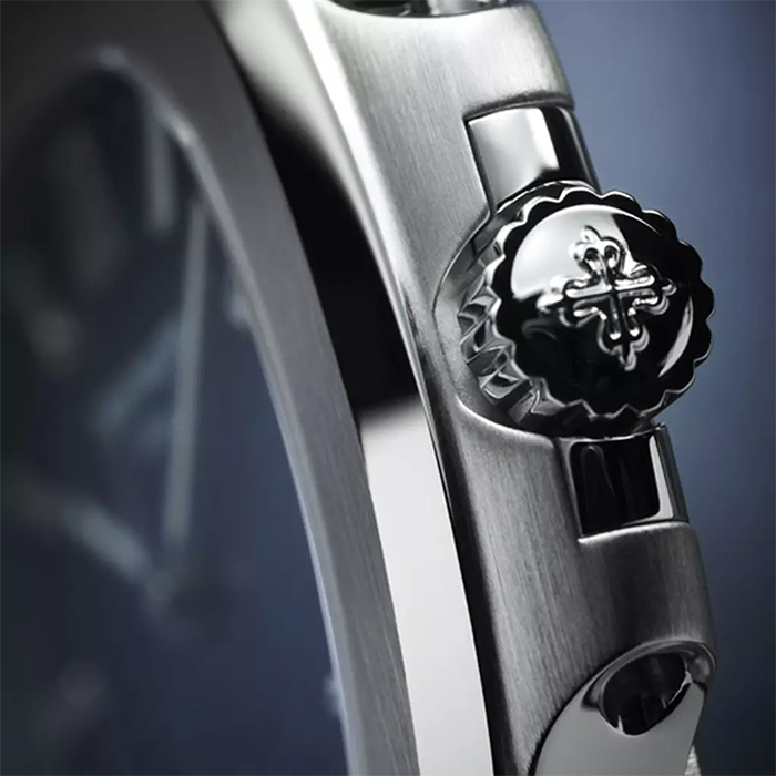 Patek Philippe Nautilus platinum 40th Anniversary {LIMITED 700 pcs} - ref 5711/1P-001-16277