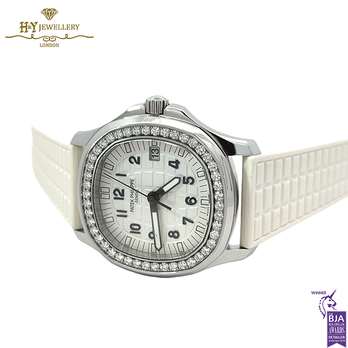 Patek Philippe Aquanaut Stainless Steel {DISCONTINUED} - ref 5067A-024-17087