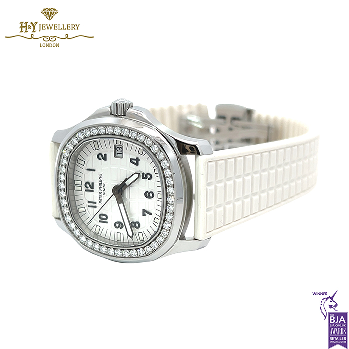 Patek Philippe Aquanaut Stainless Steel {DISCONTINUED} - ref 5067A-024-17086