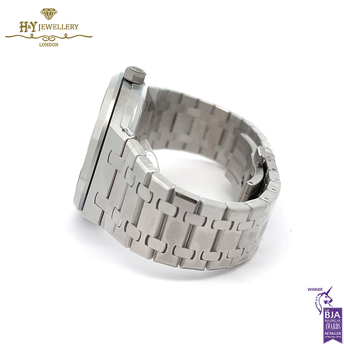 Audemars Piguet Royal Oak Stainless steel {DISCONTINUED} - ref 15500ST.OO.1220ST.03-16809